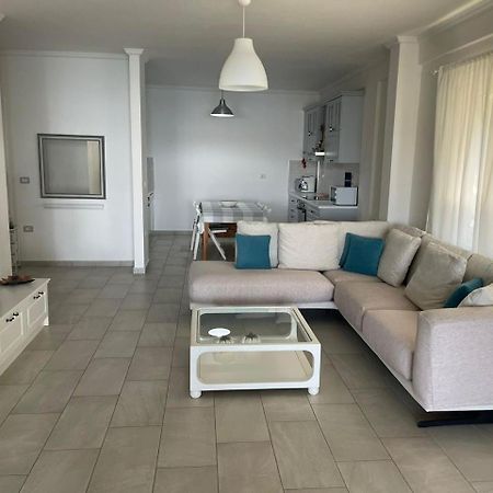 Aneta'S Beach House Vlorë Esterno foto