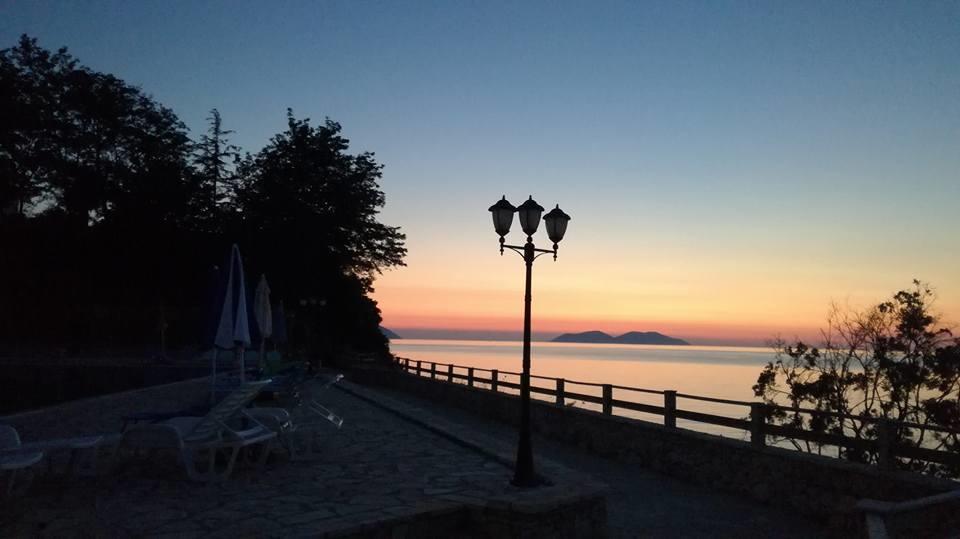 Aneta'S Beach House Vlorë Esterno foto