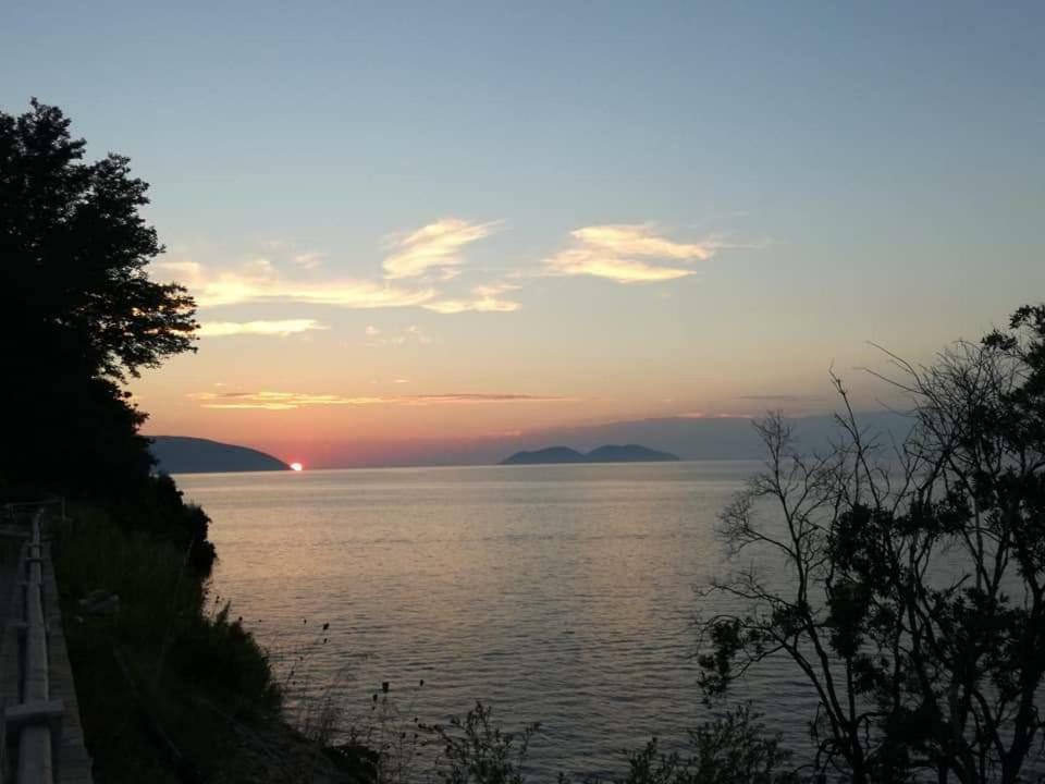 Aneta'S Beach House Vlorë Esterno foto